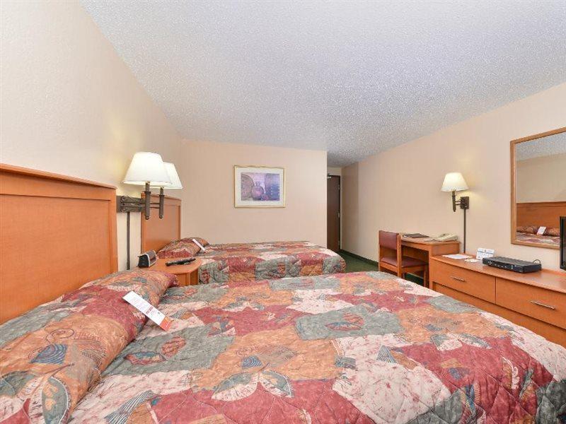 Super 8 By Wyndham Casper West By The River Bagian luar foto