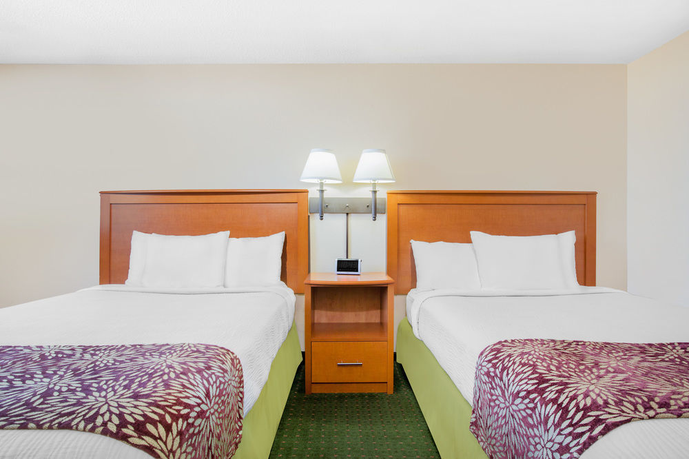 Super 8 By Wyndham Casper West By The River Bagian luar foto